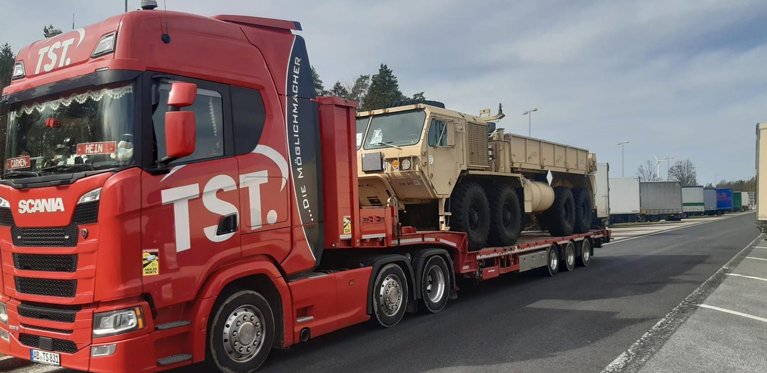 Weltweiter Transport
von Spezialfahrzeugen